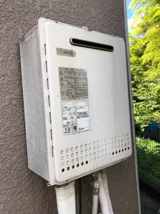 施工前　給湯器