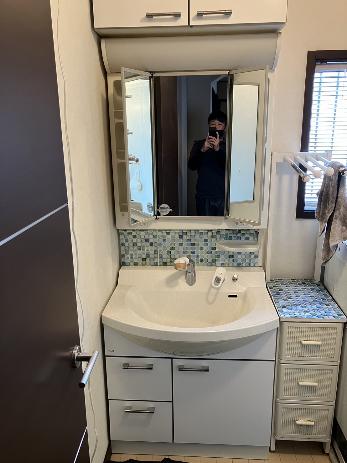 施工前　洗面化粧台