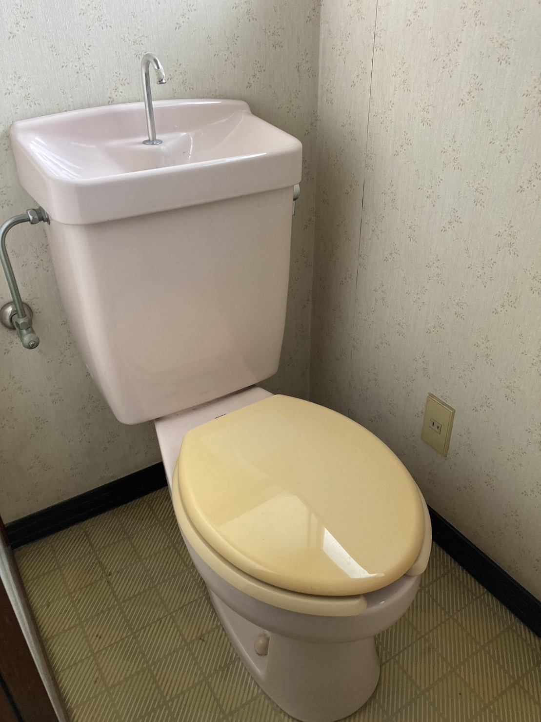 施工前　トイレ