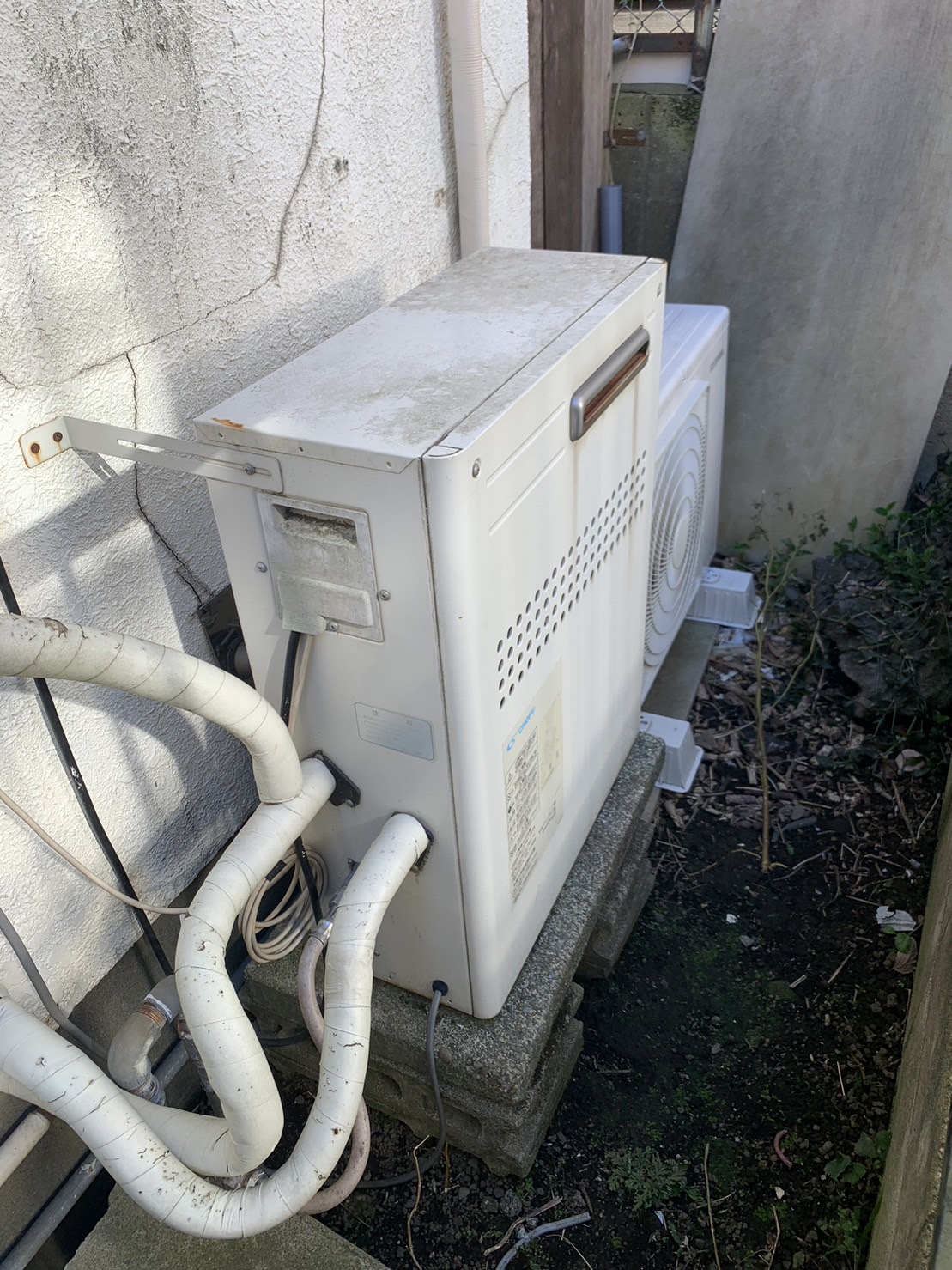 施工前　給湯器