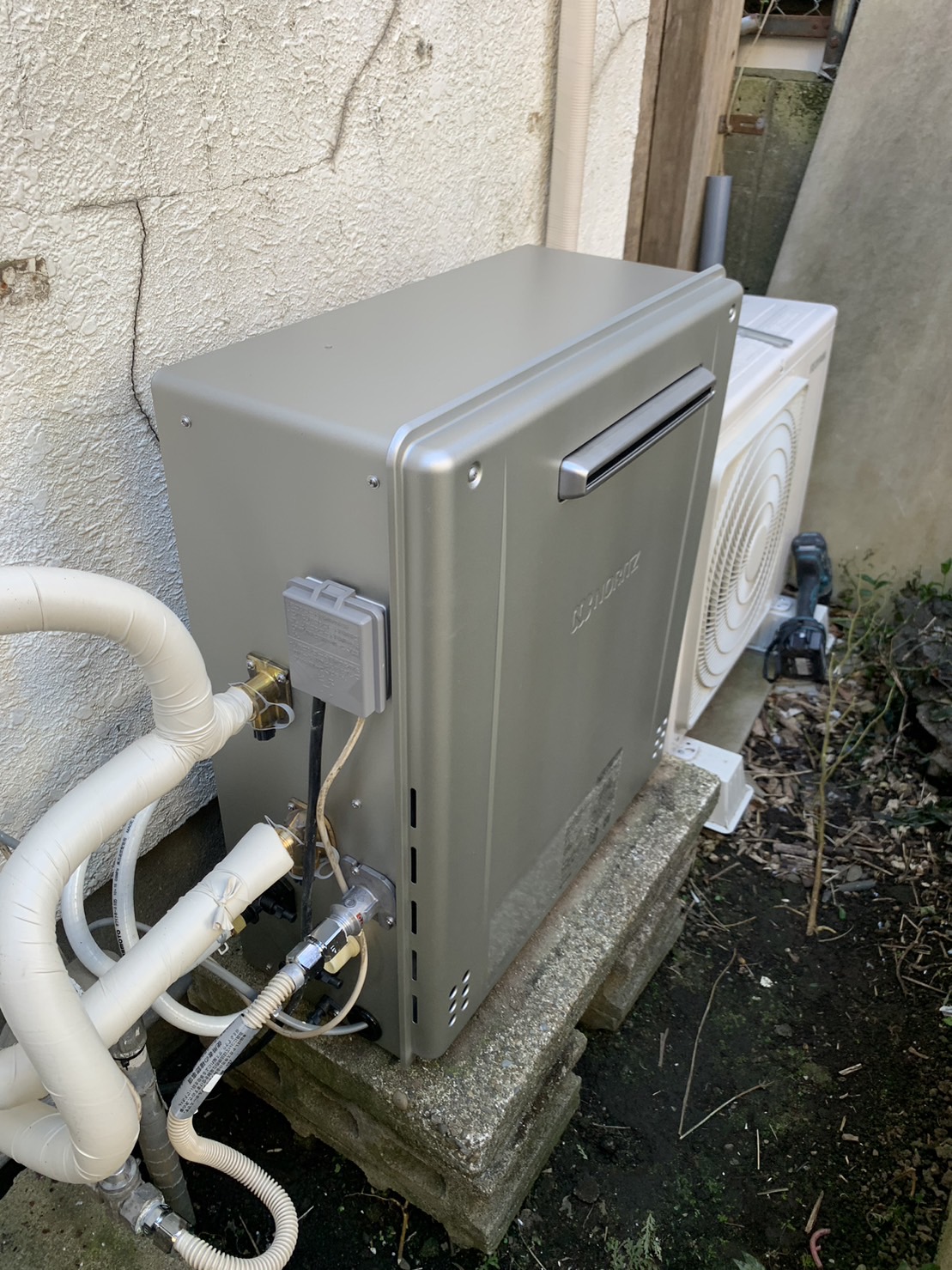 施工後　給湯器