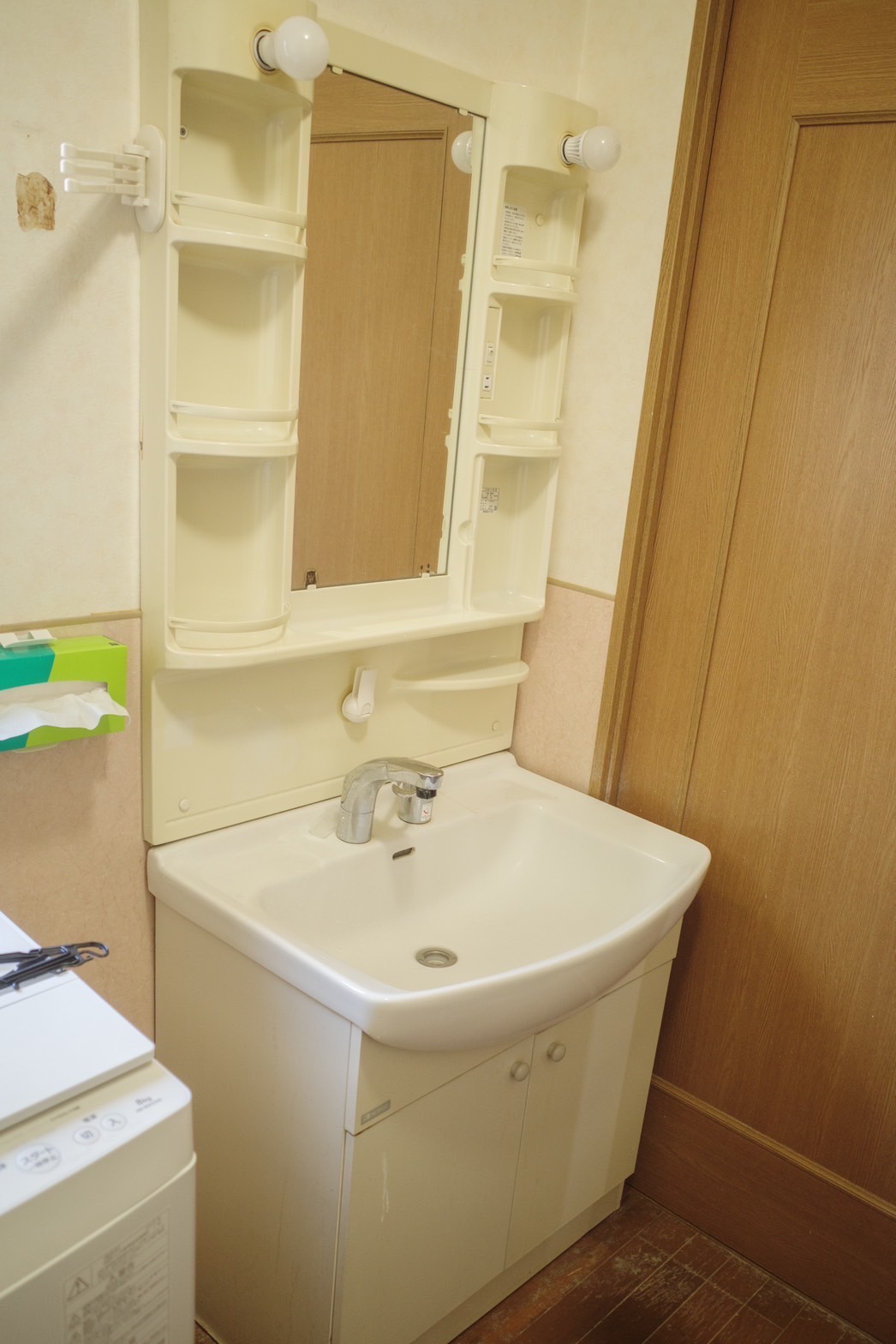 施工前　洗面化粧台