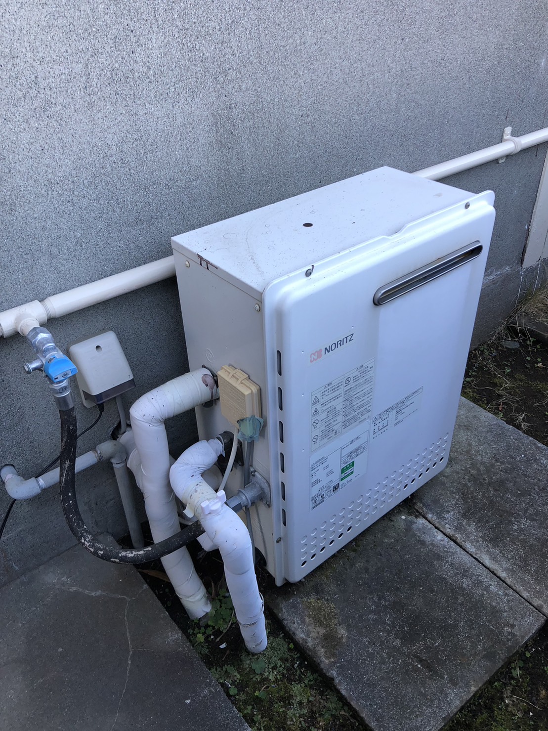 施工前　給湯器