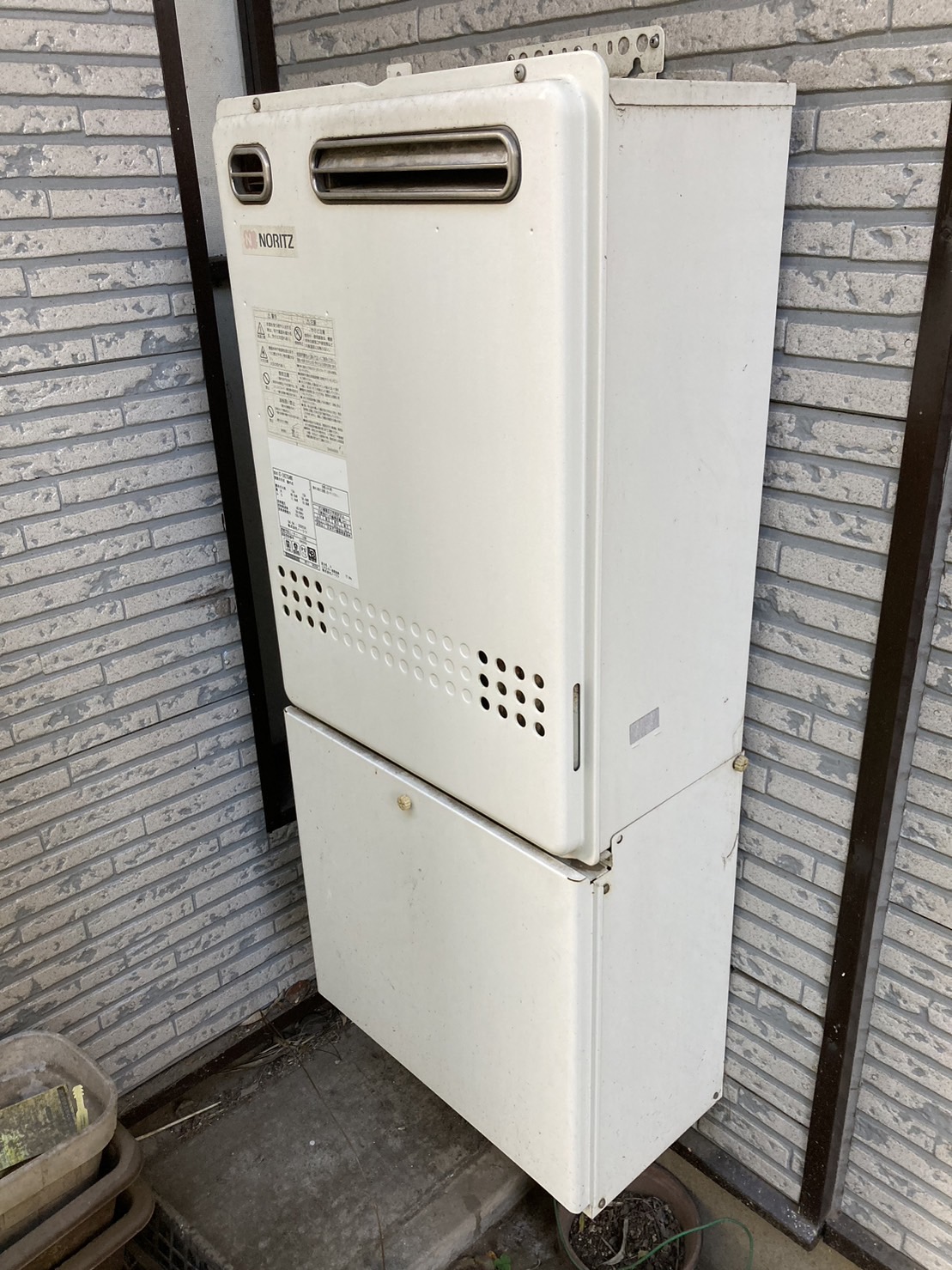 施工前　給湯器