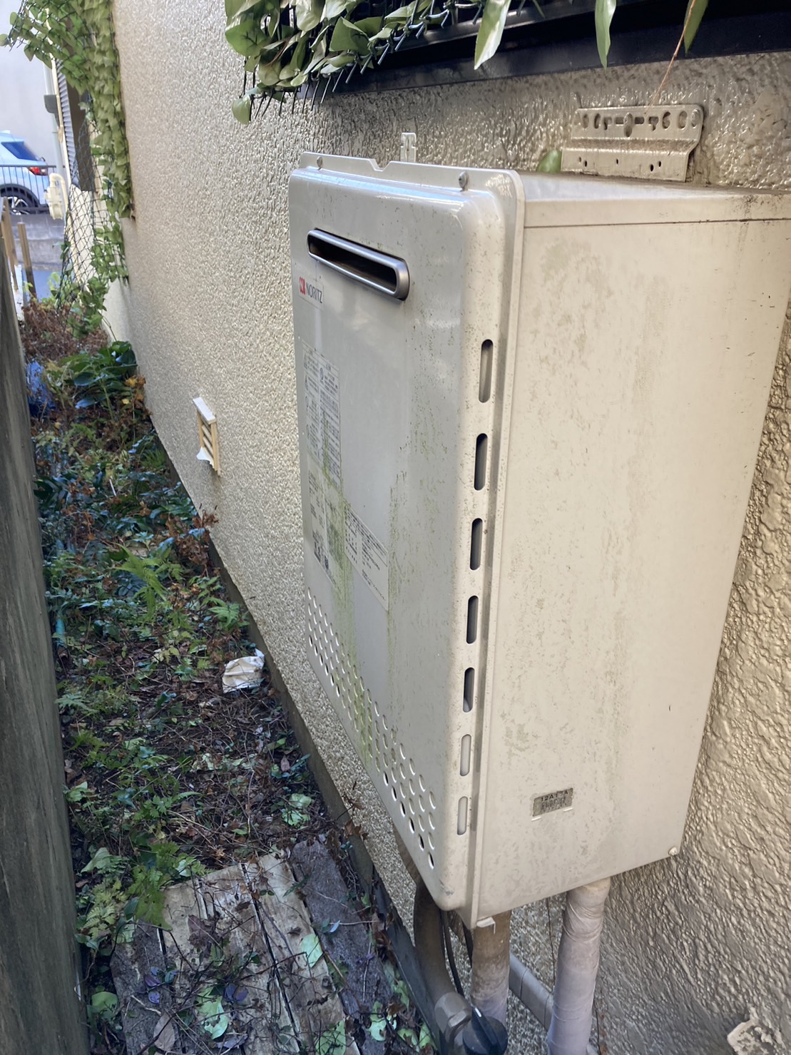 施工前　給湯器