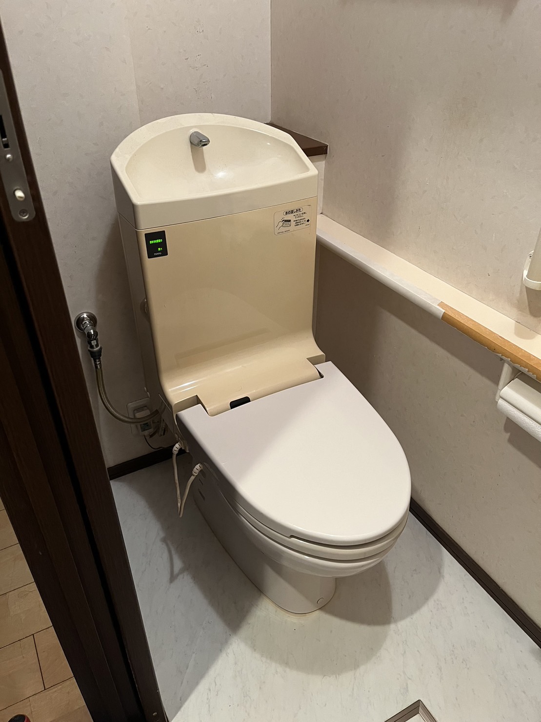 施工前　トイレ