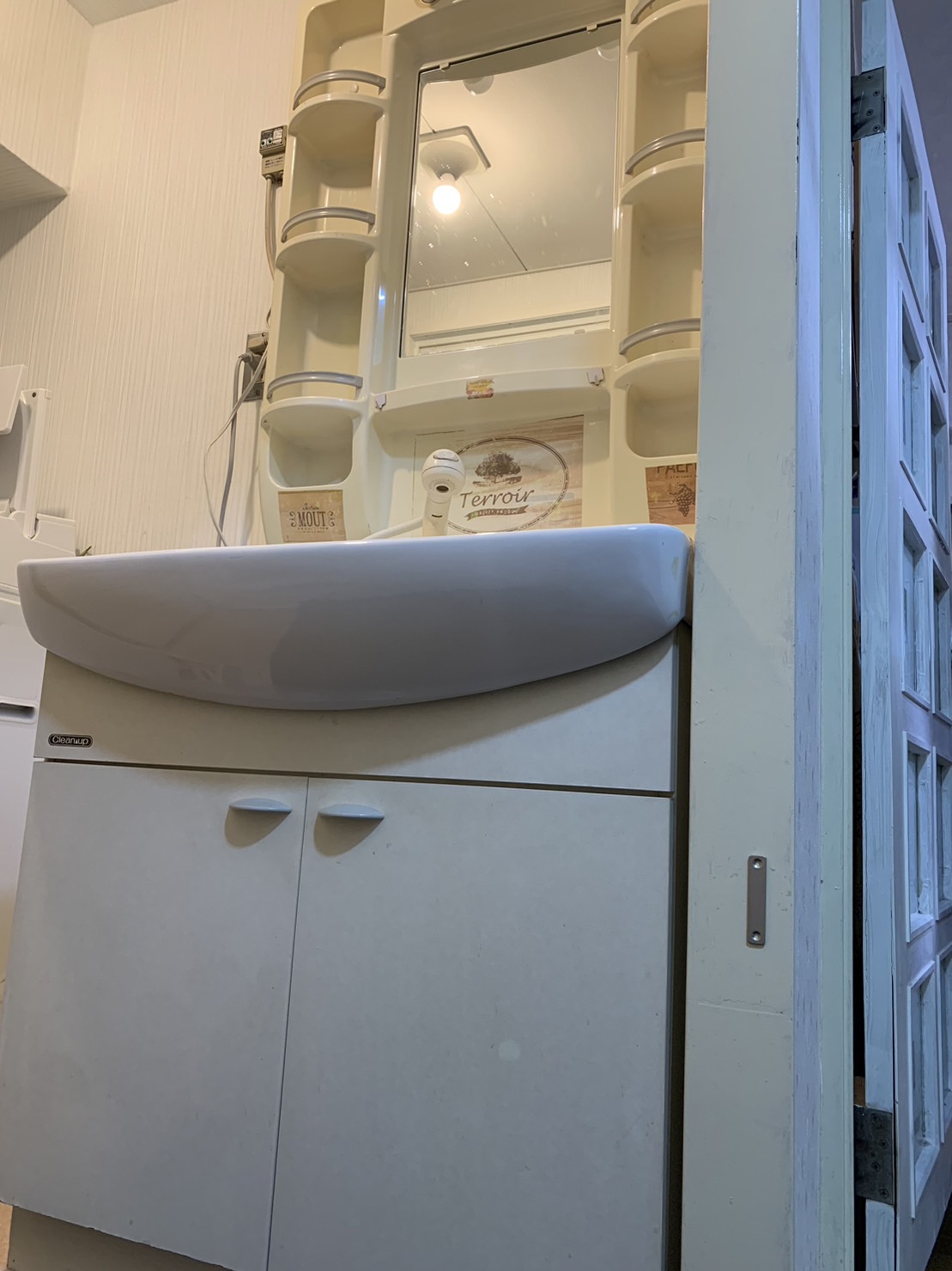 施工前　洗面化粧台