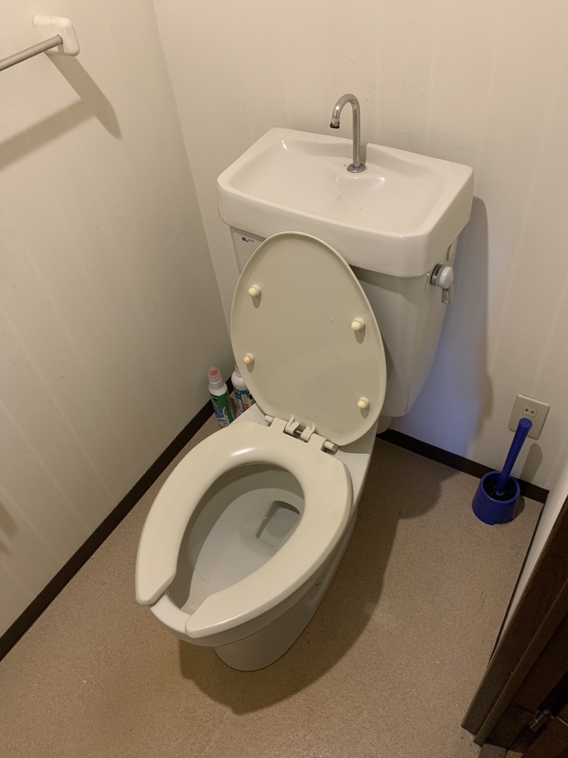 施工前　トイレ