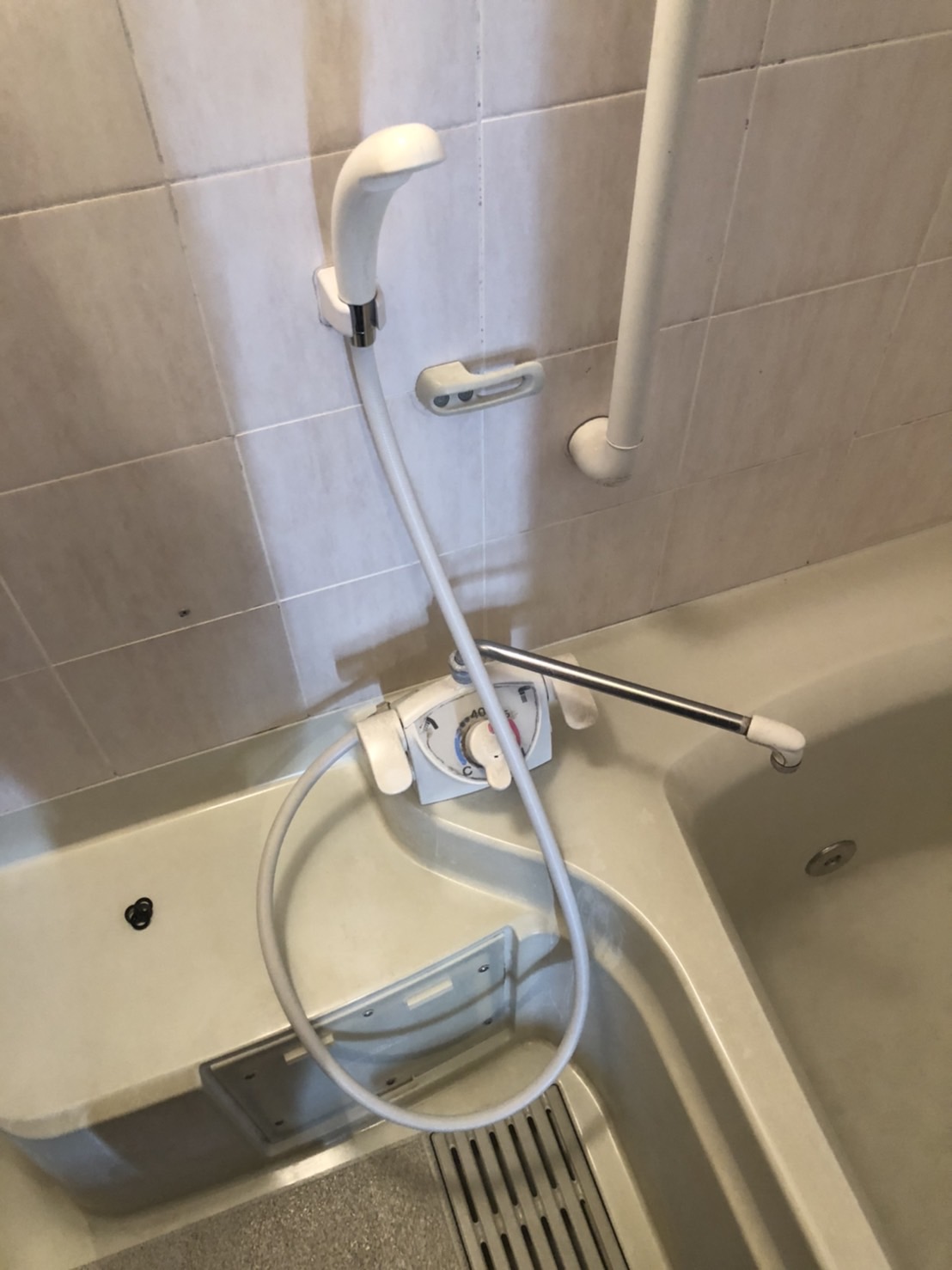 施工前　浴室水栓