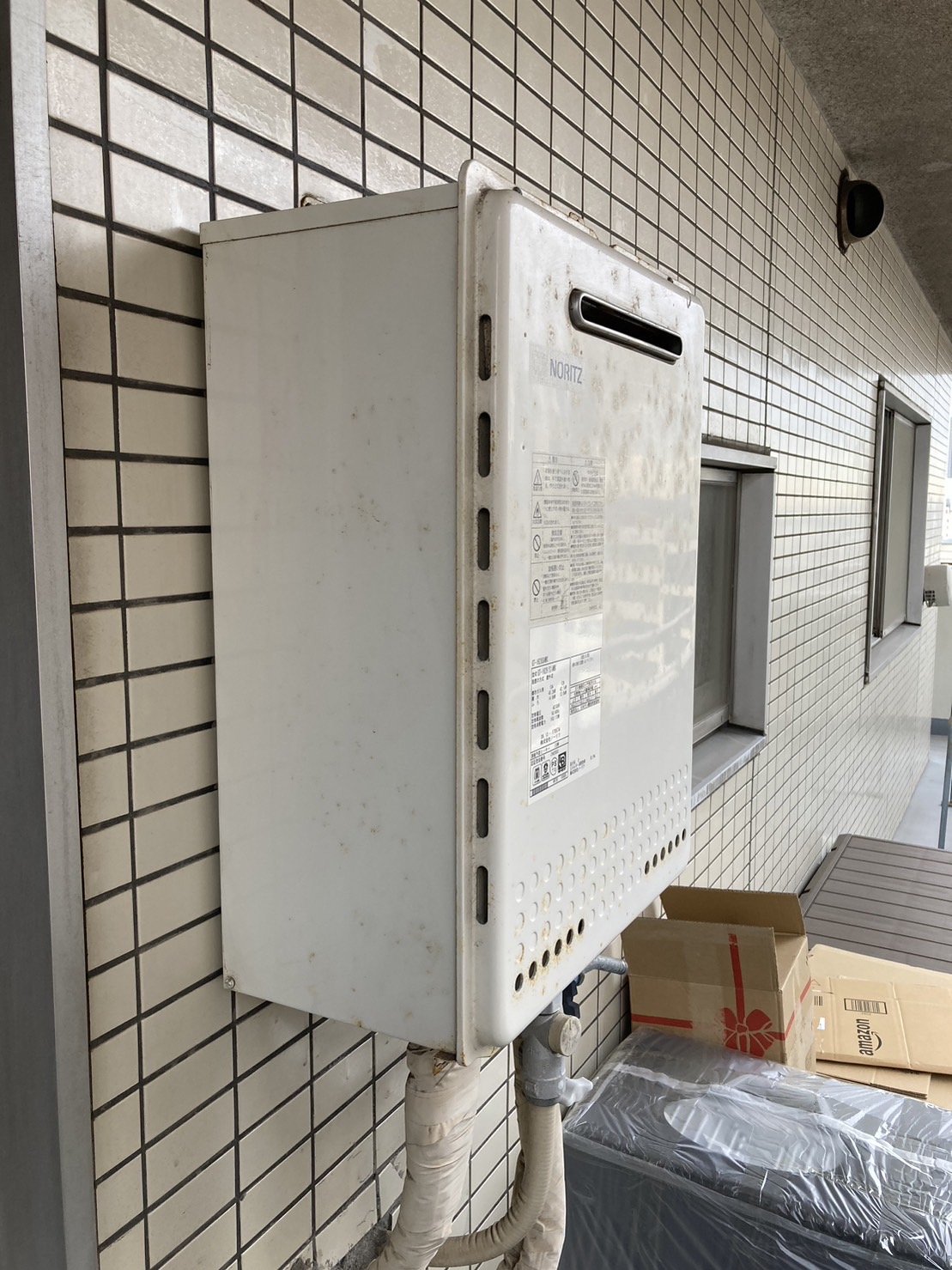 施工前　給湯器