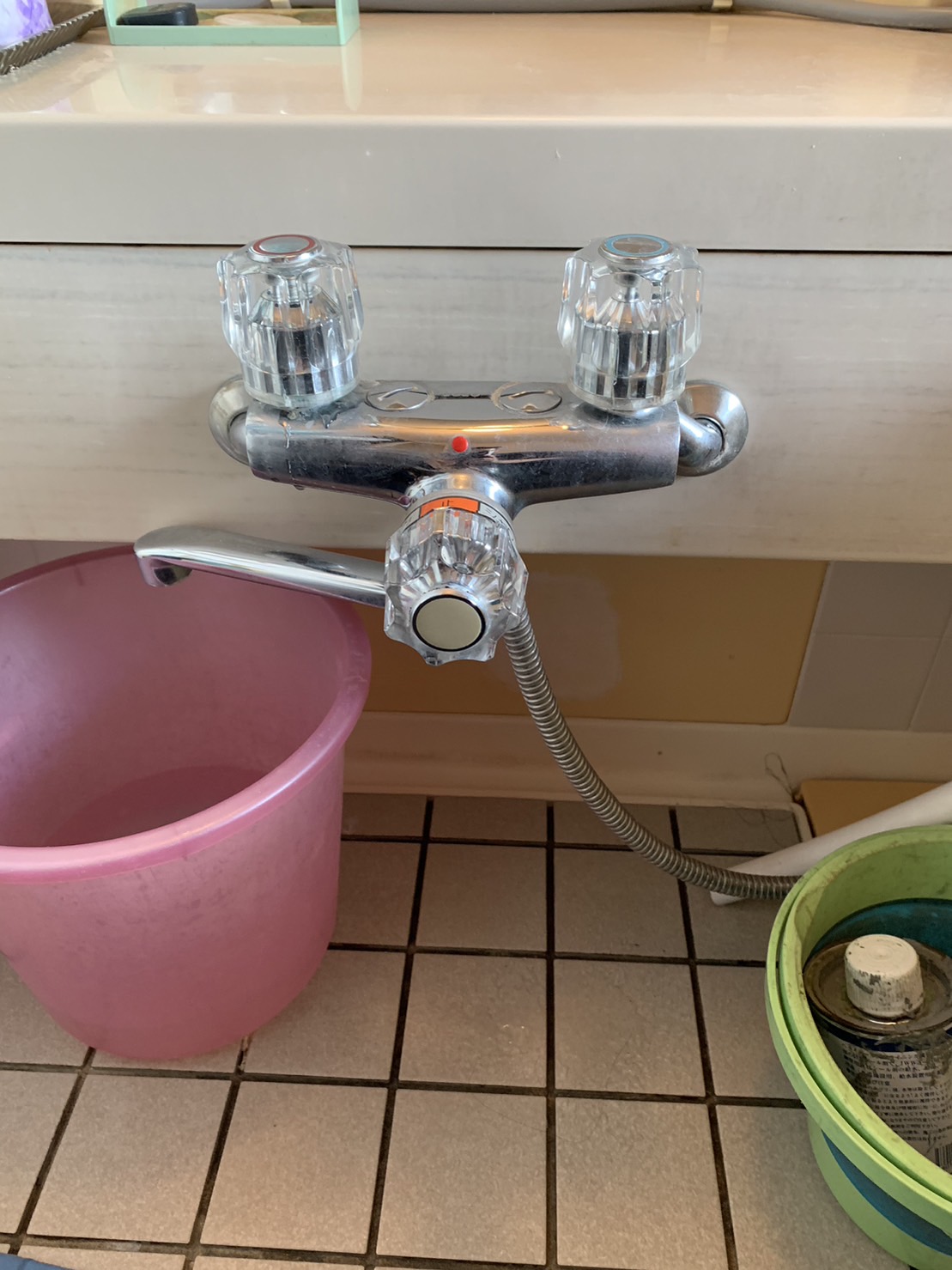 施工前　浴室水栓