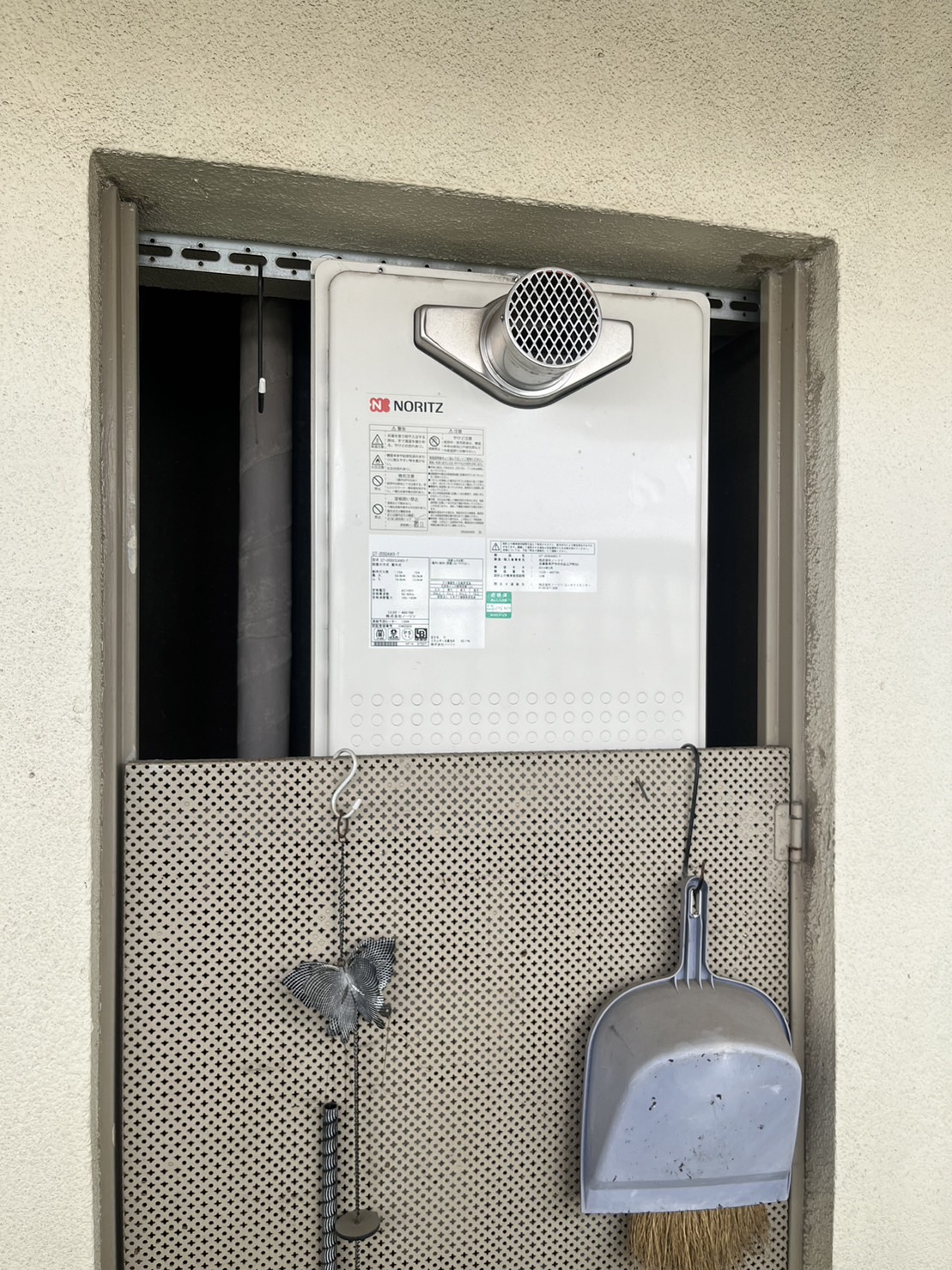 施工前　給湯器