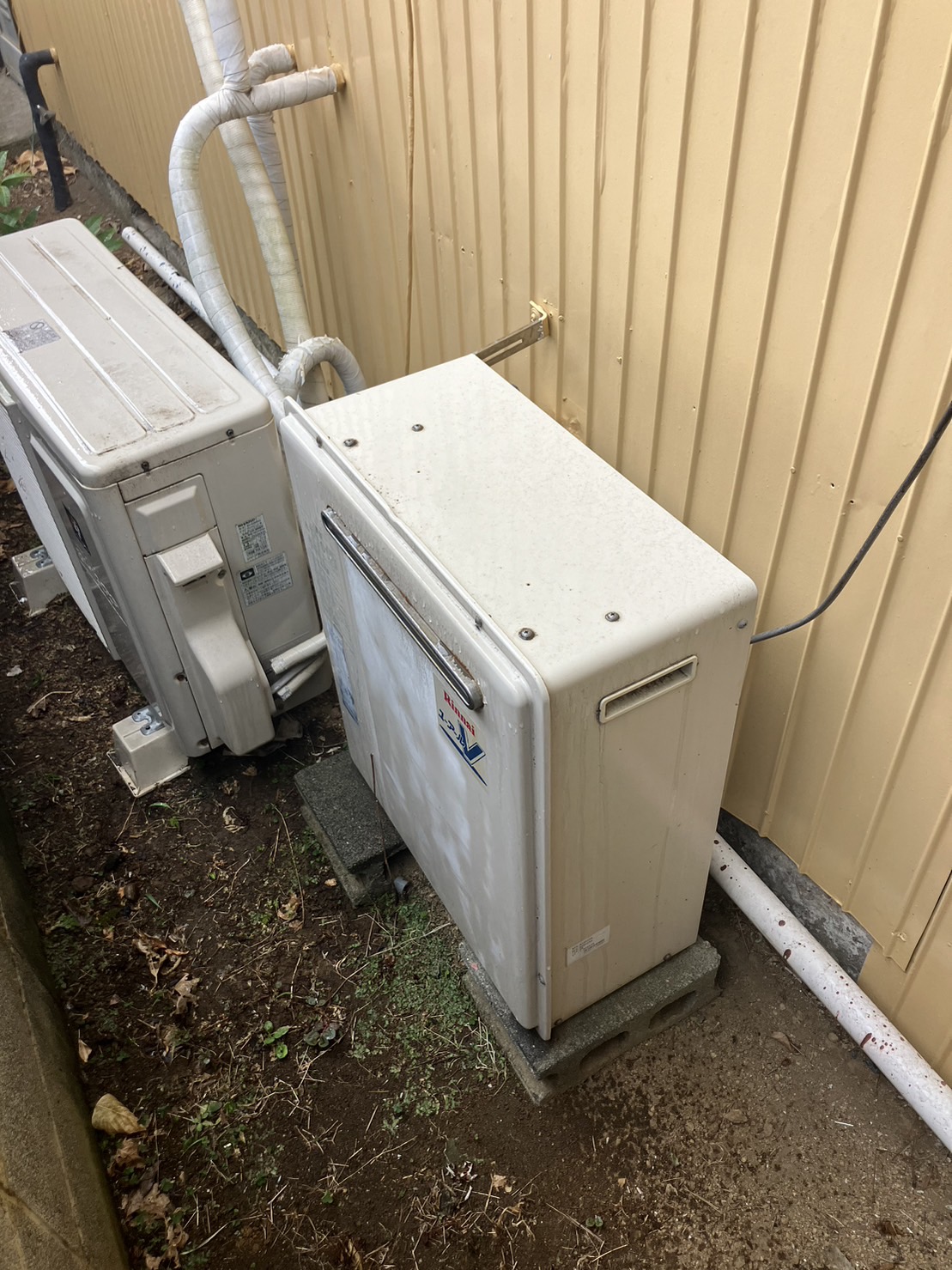 施工前　給湯器