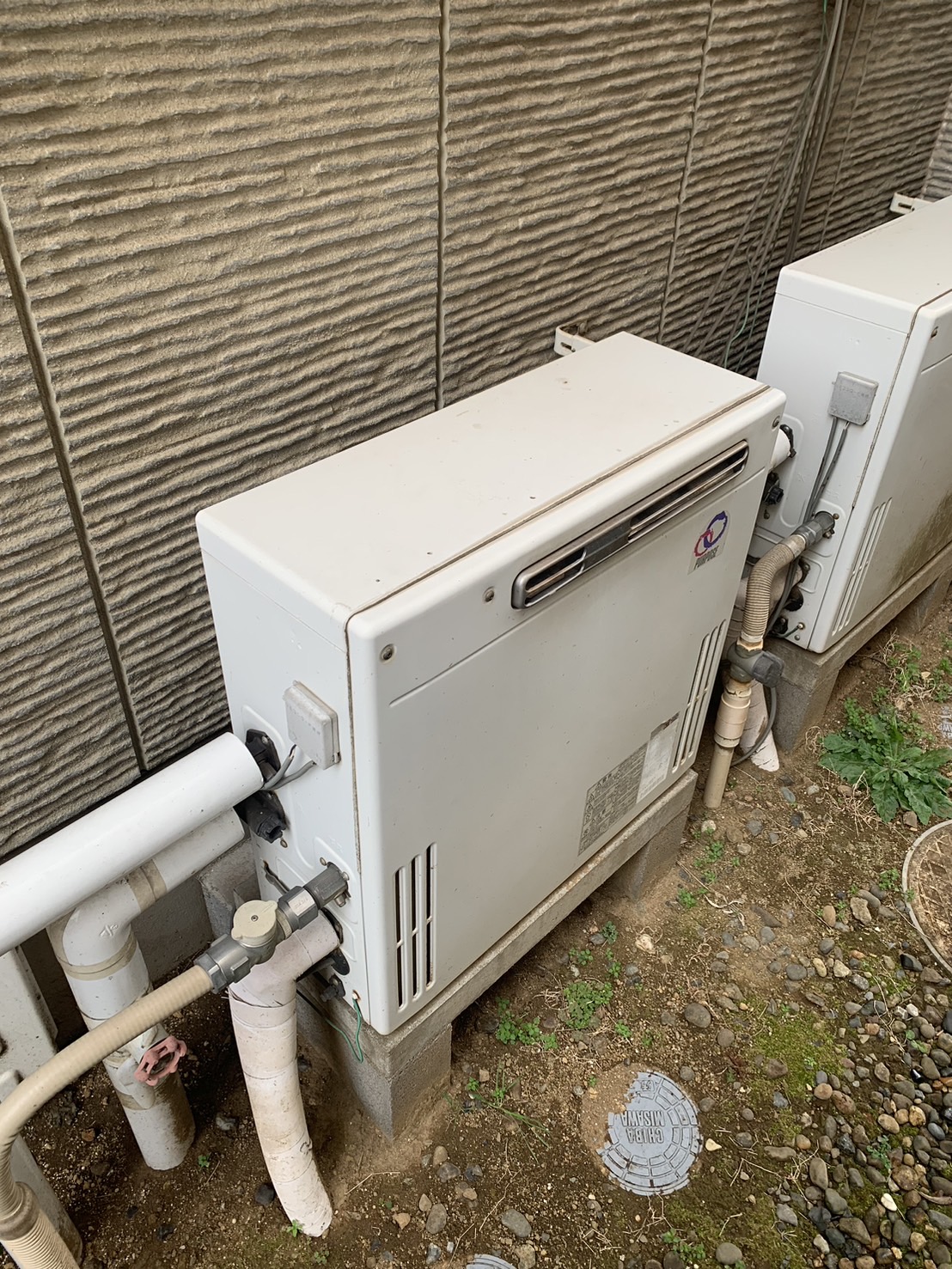 施工前　給湯器