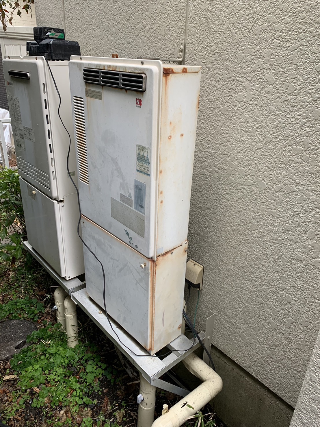 施工前　給湯器