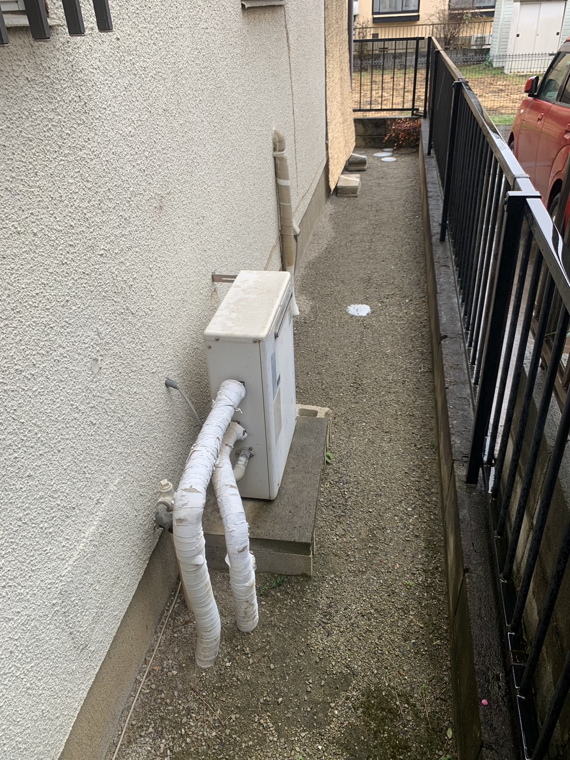 施工前　給湯器