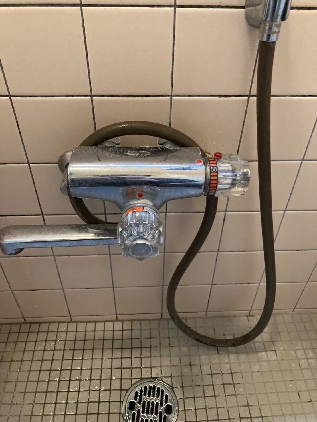 施工前　浴室水栓