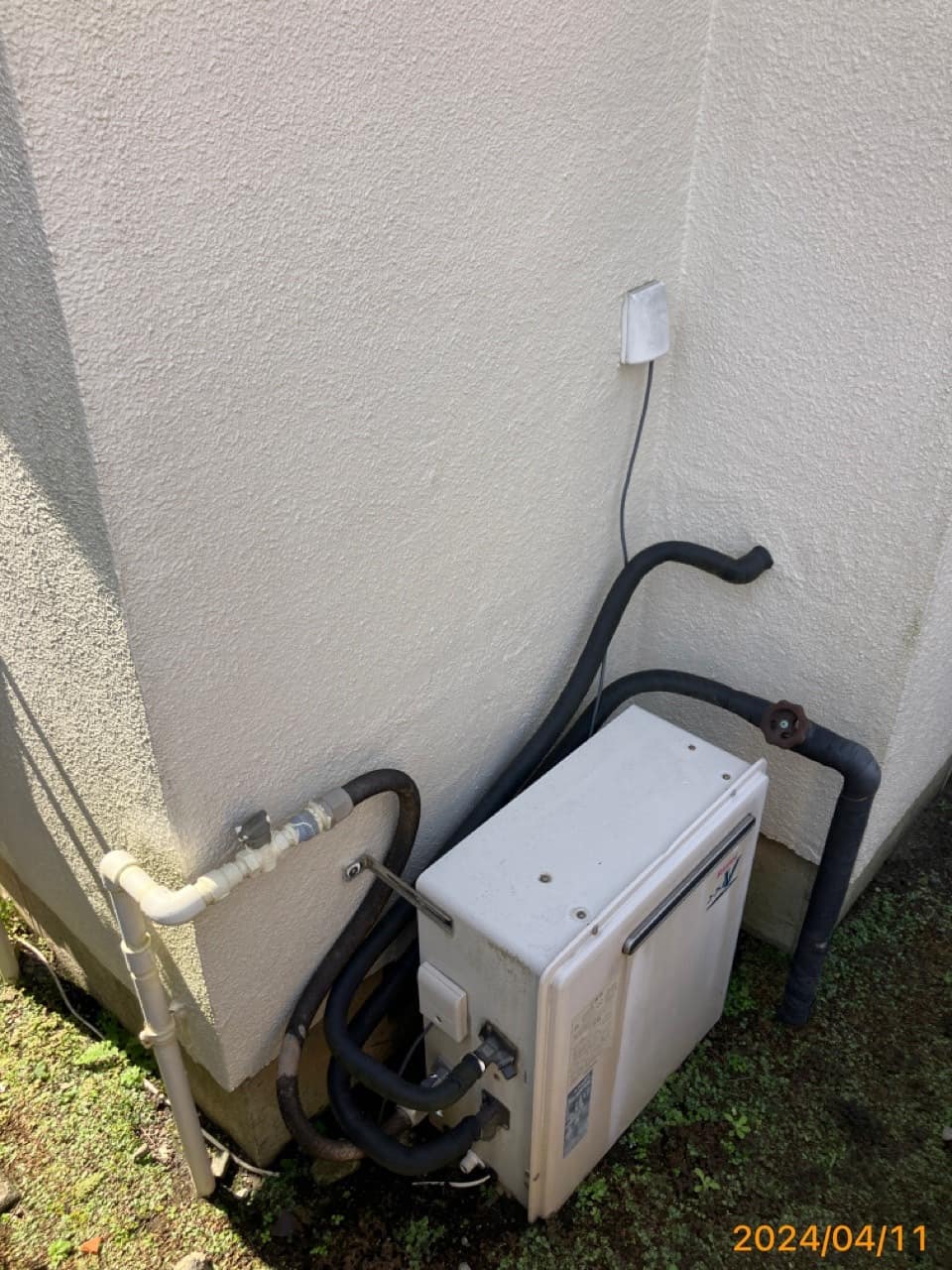 施工前　給湯器