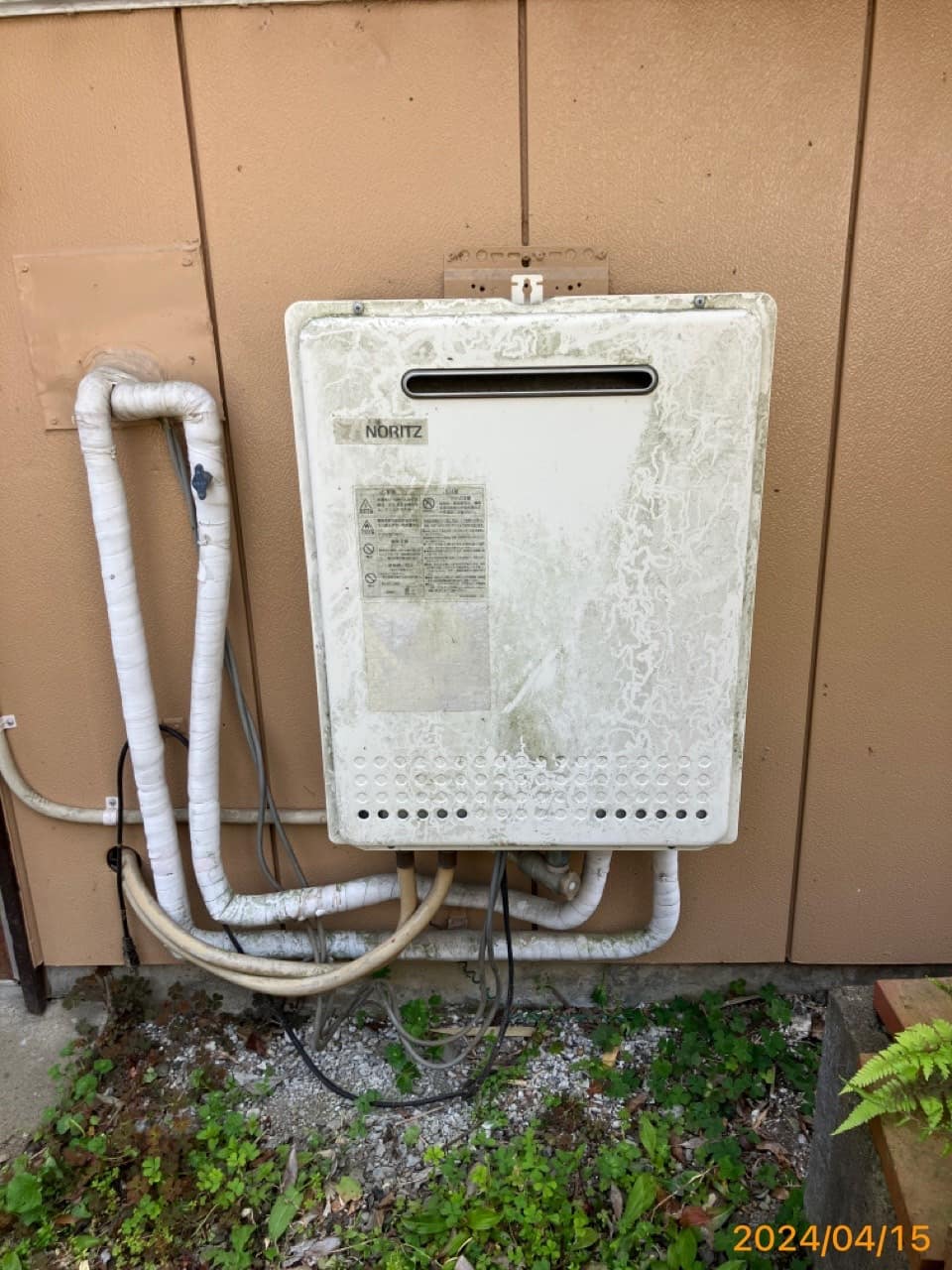 施工前　給湯器