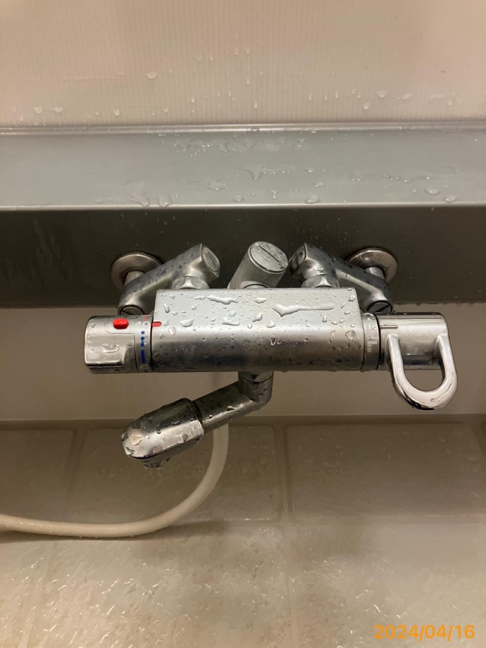 施工前　浴室水栓