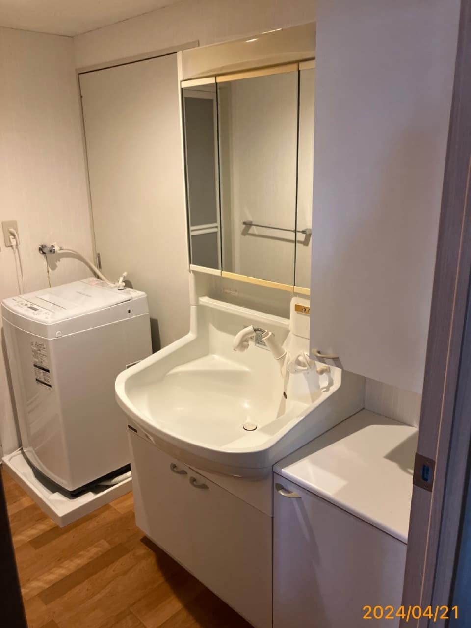 施工前　洗面化粧台