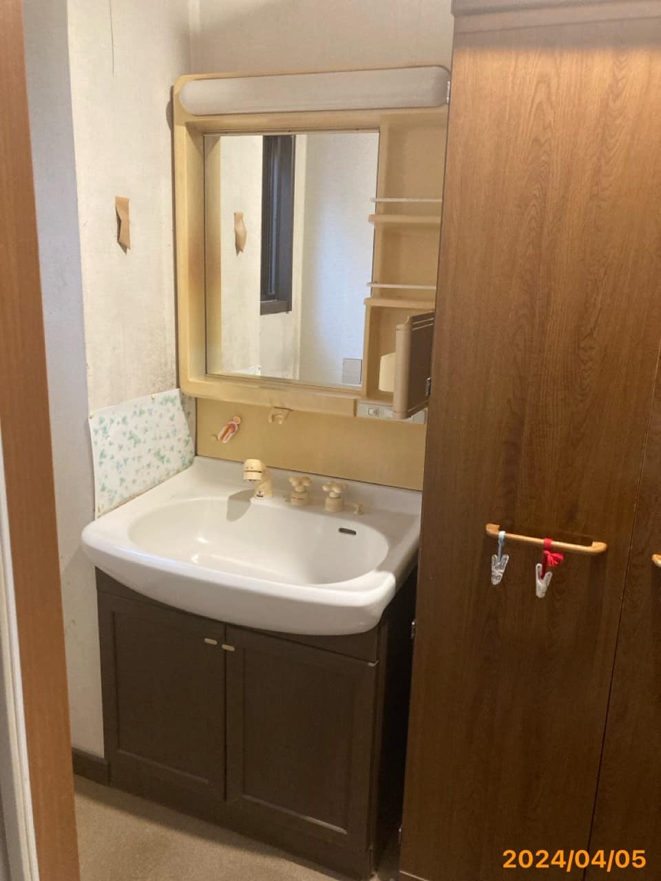 施工前　洗面化粧台