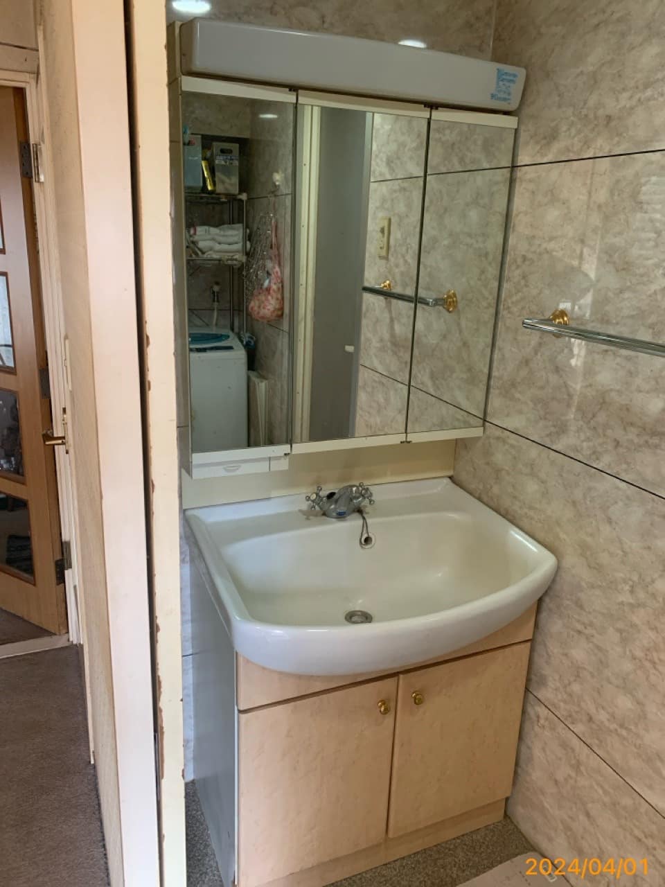 施工前　洗面化粧台