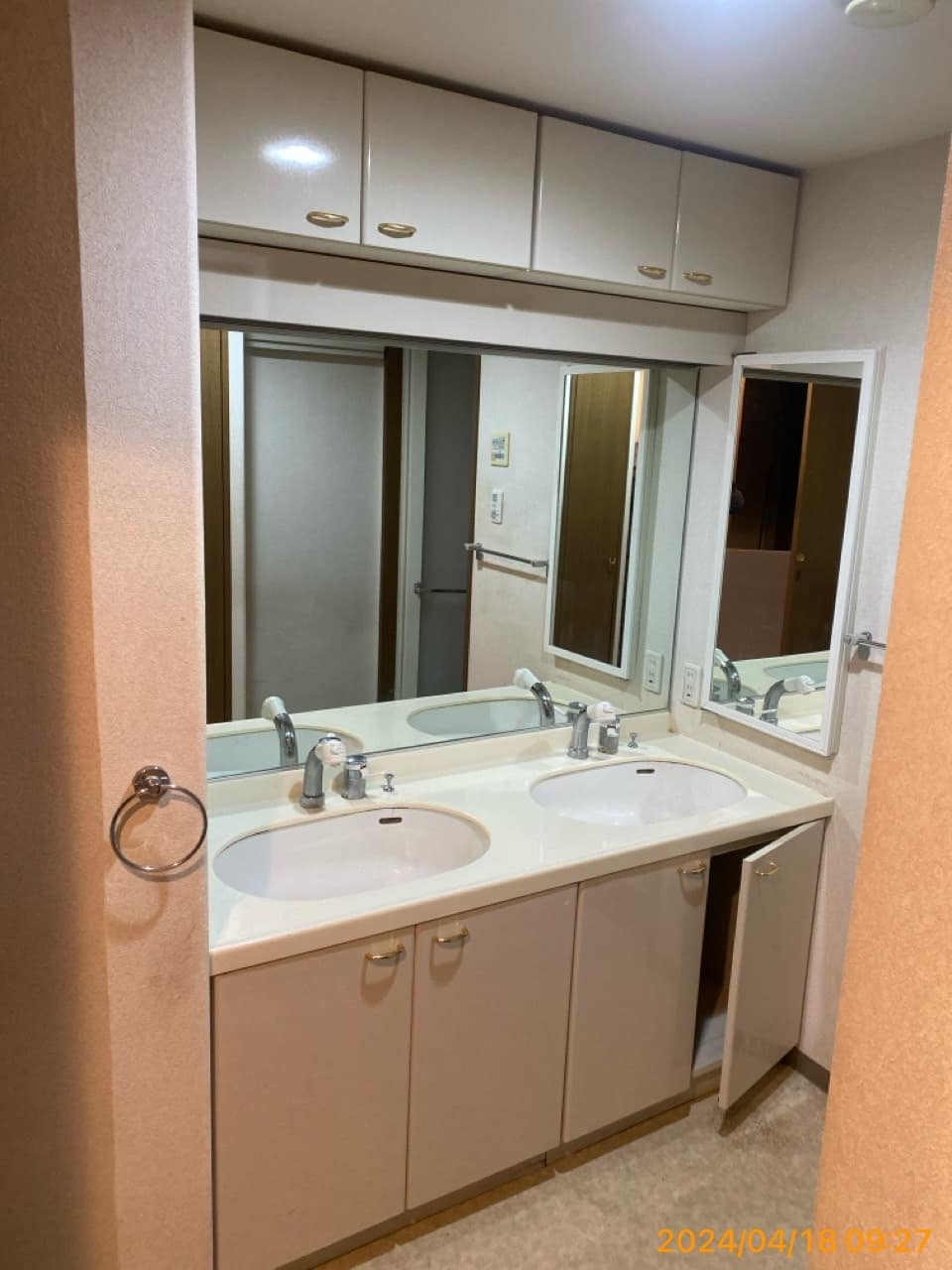 施工前　洗面化粧台