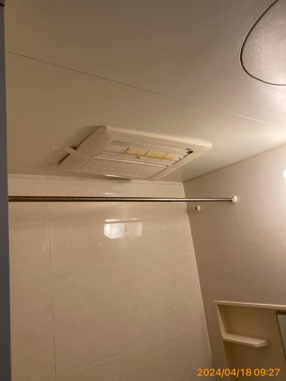 施工前　浴室乾燥機