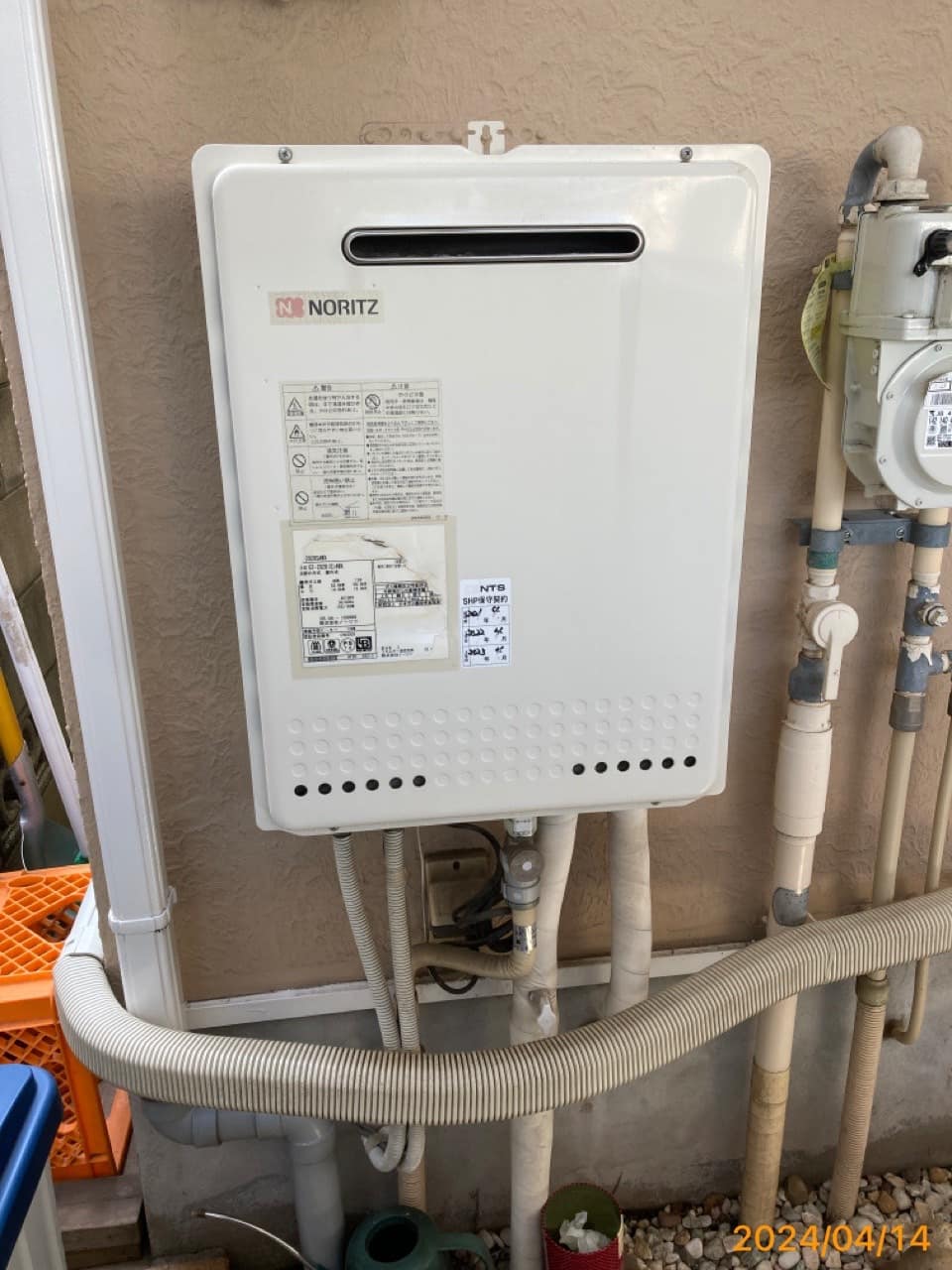 施工前　給湯器