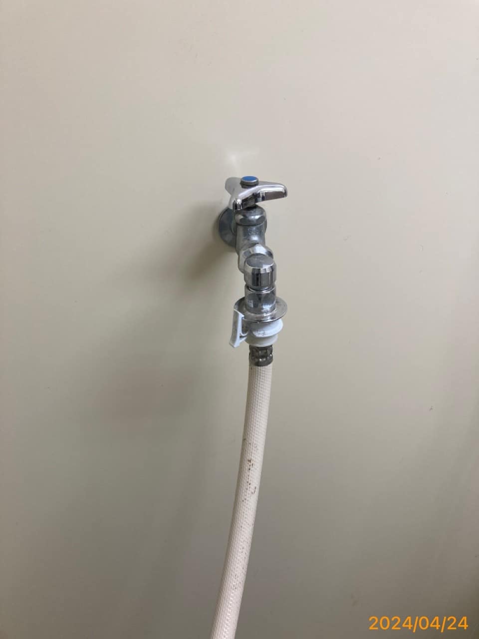 施工前　洗濯水栓