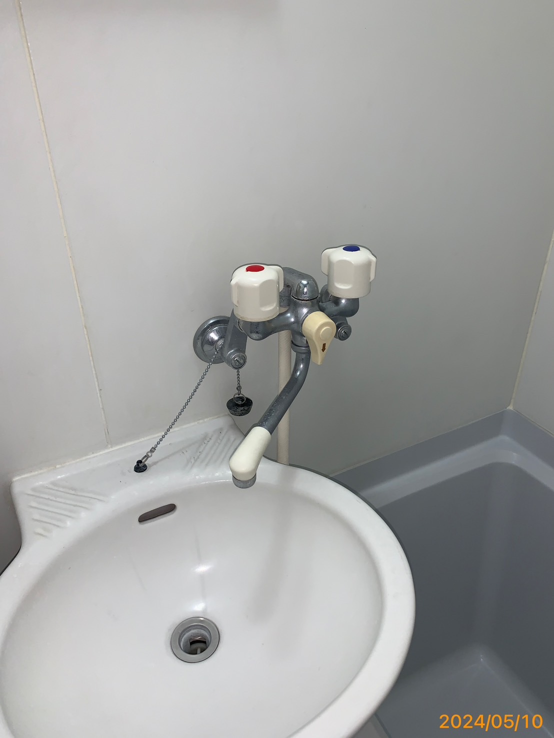 施工前　手洗い器