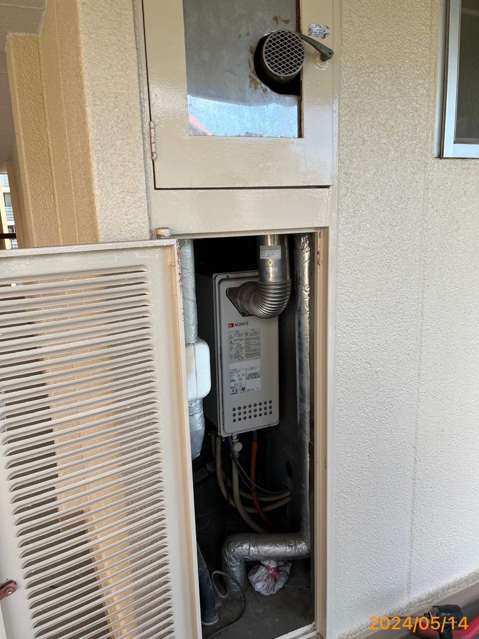 施工前　給湯器