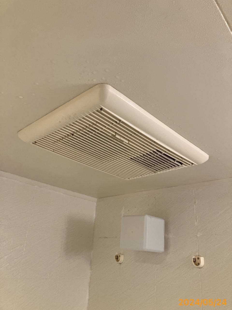 施工前　浴室暖房乾燥機