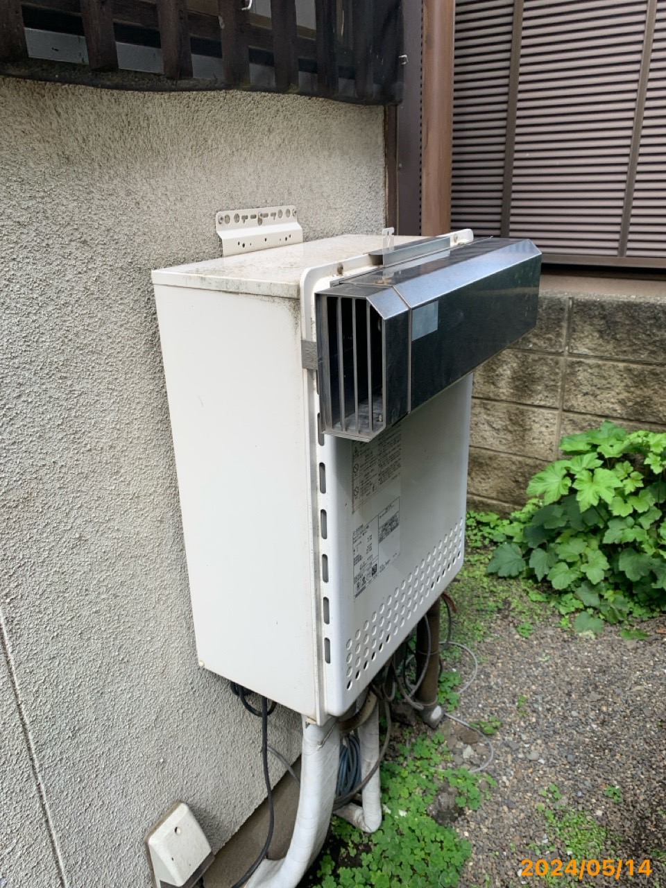 施工前　給湯器