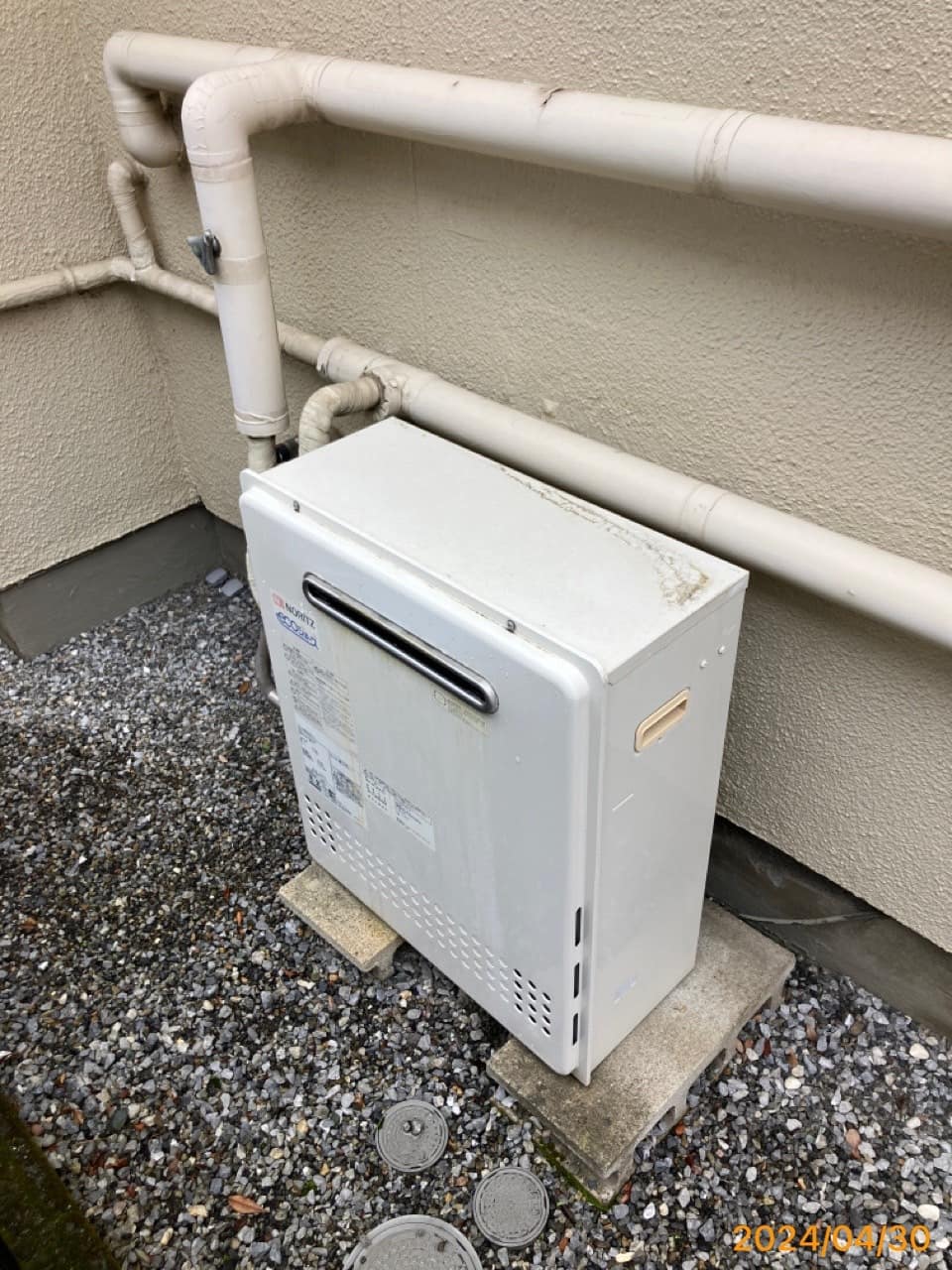 施工前　給湯器