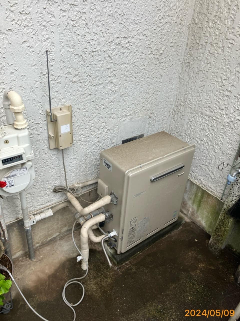 施工前　給湯器