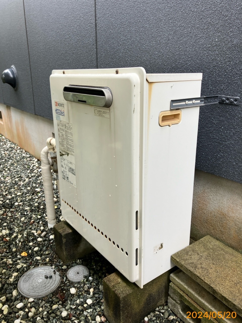 施工前　給湯器