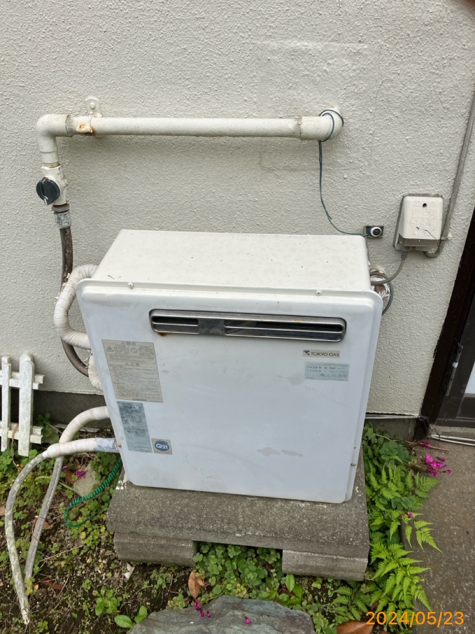 施工前　給湯器