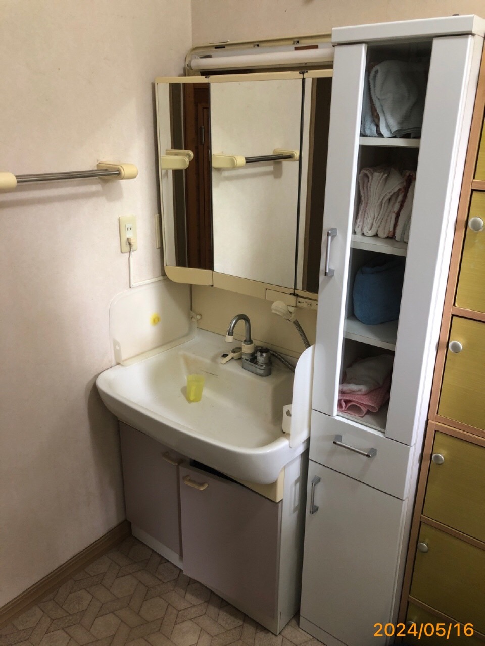 施工前　洗面化粧台