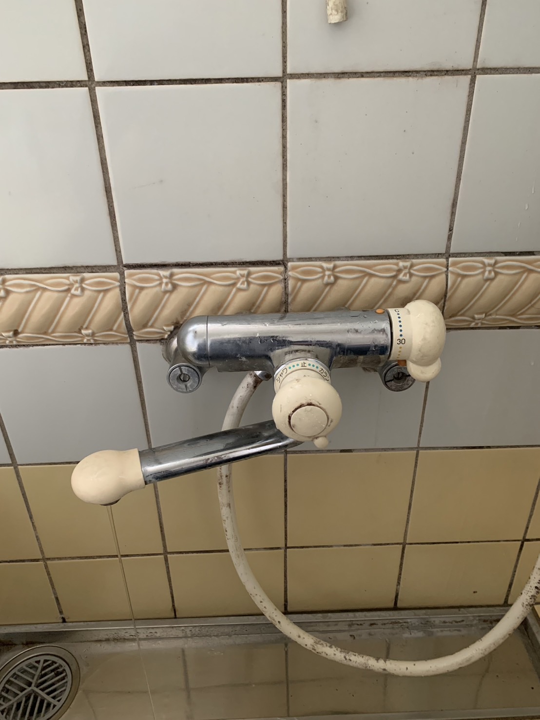 施工前　浴室水栓