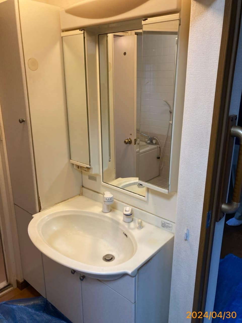 施工前　洗面化粧台