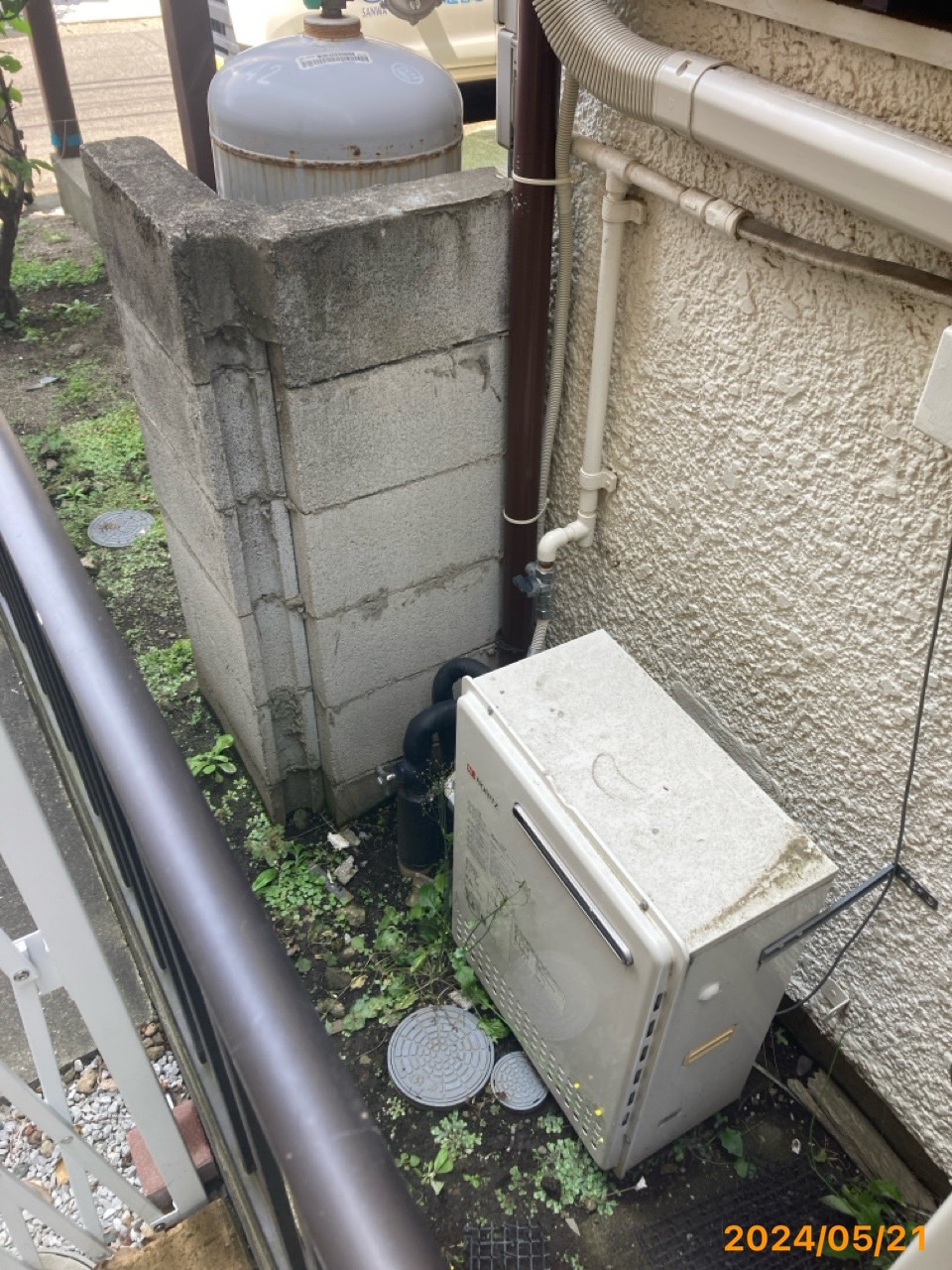 施工前　給湯器