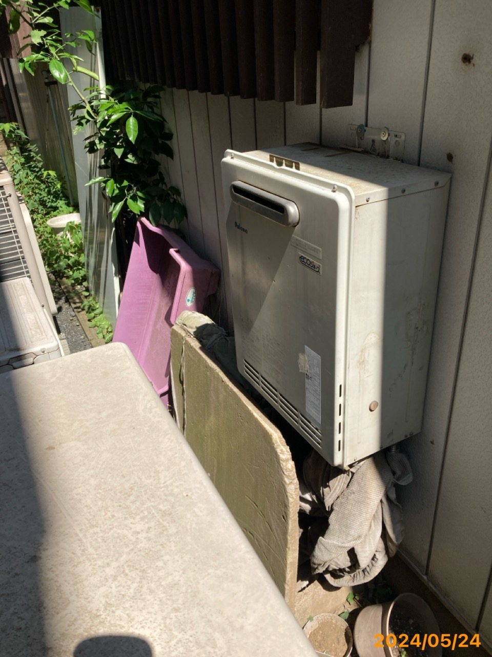 施工前　給湯器