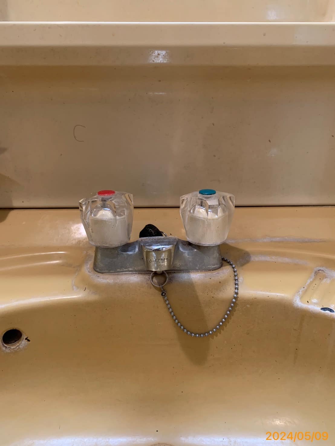 施工前　洗面水栓