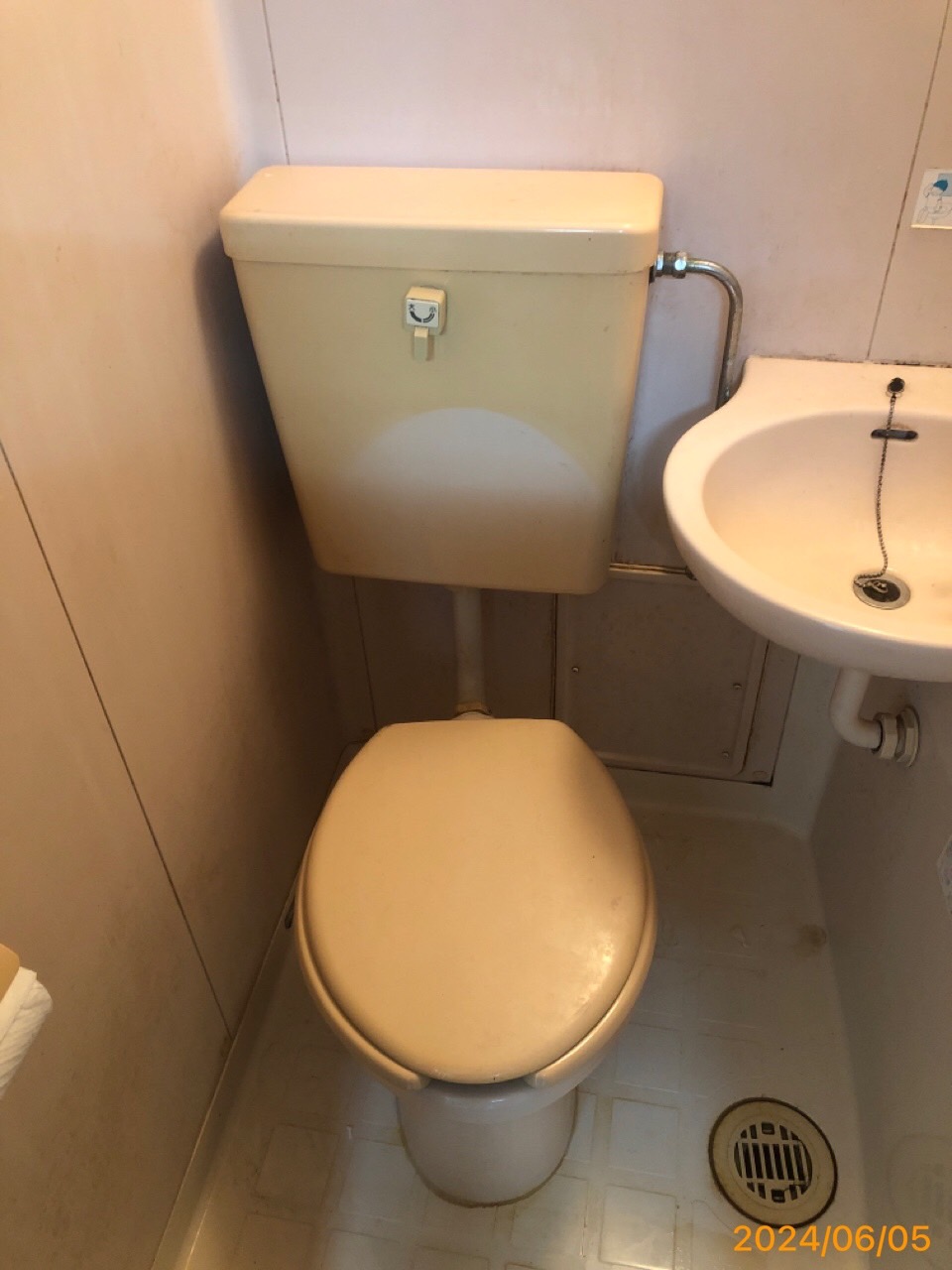 施工前　トイレ