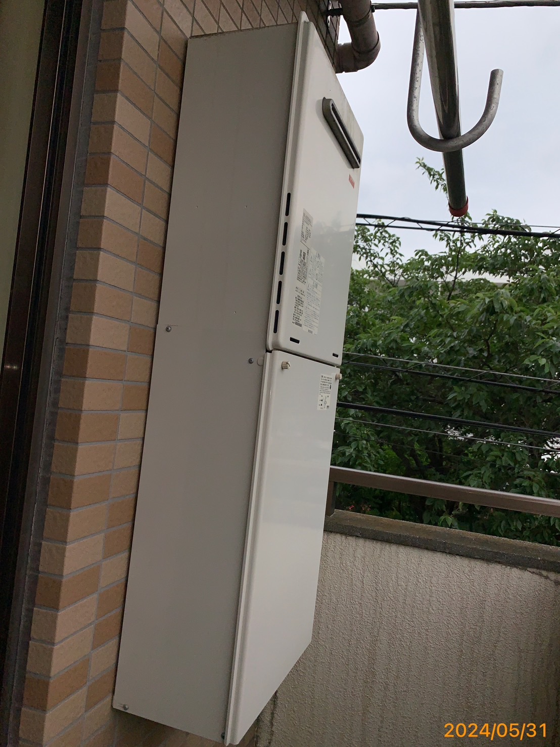 施工前　給湯器