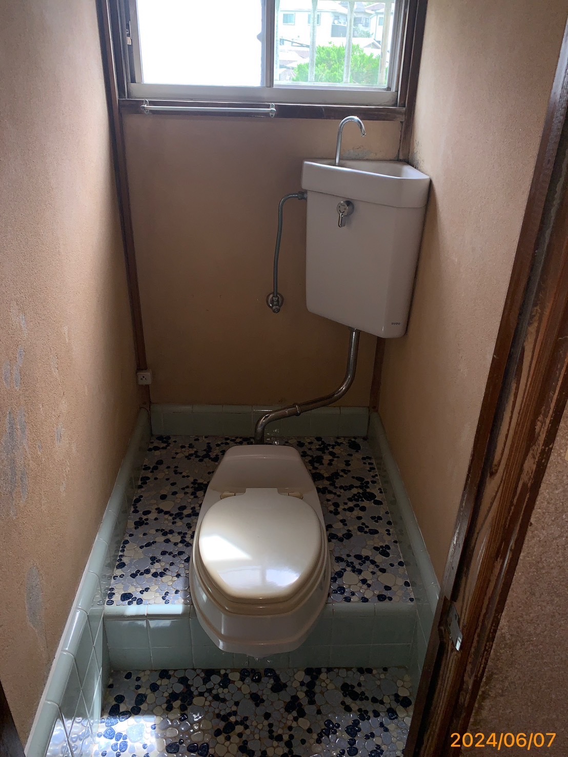 施工前　トイレ