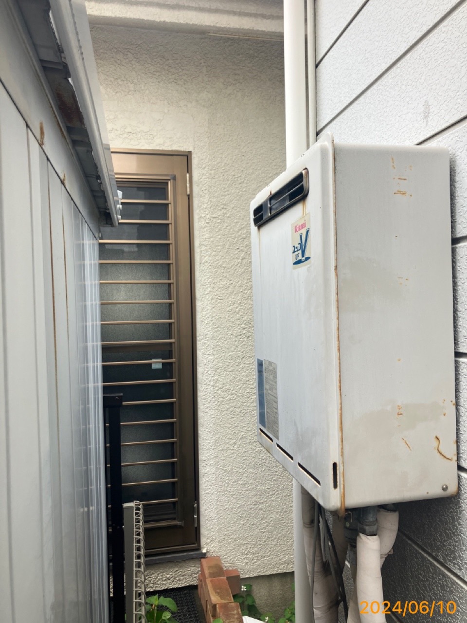 施工前　給湯器