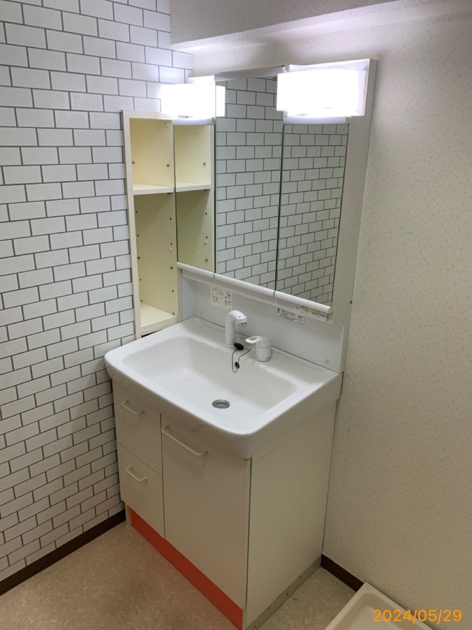 施工前　洗面化粧台